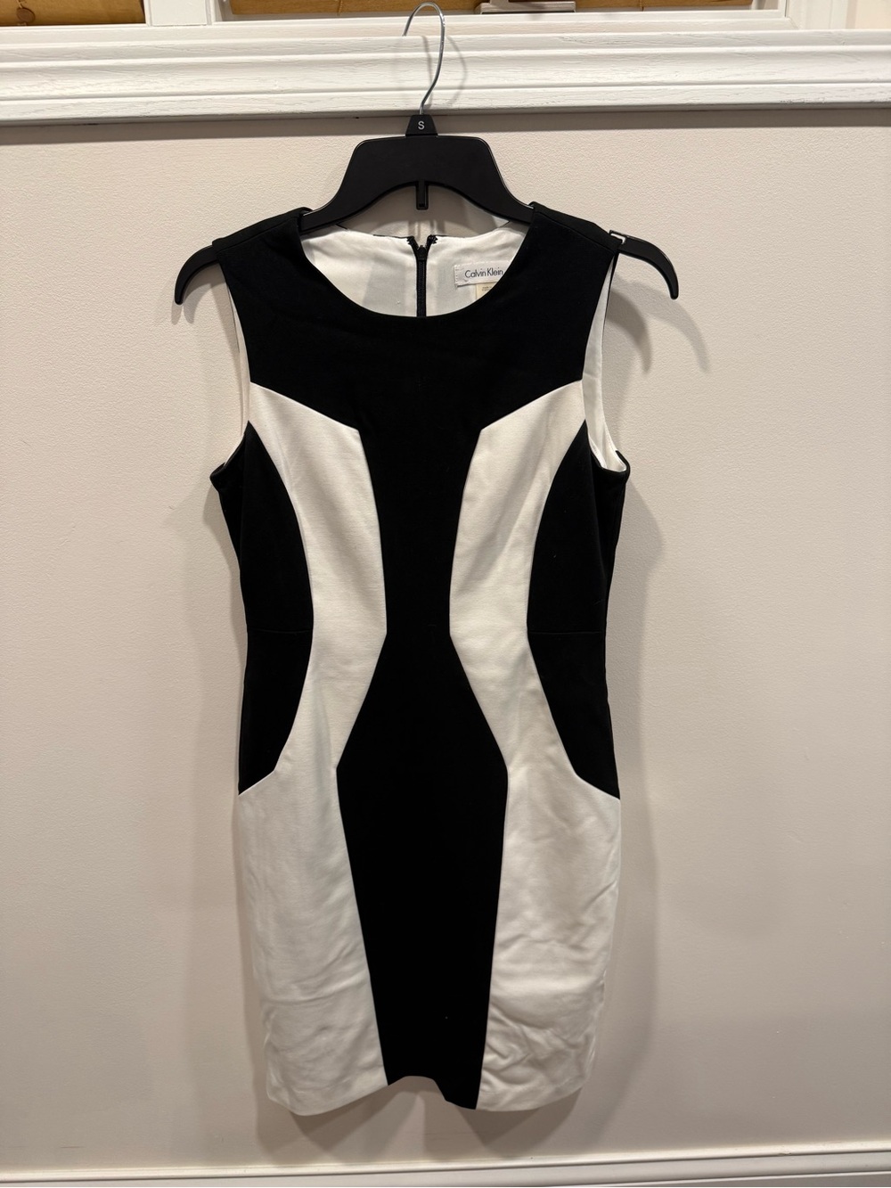 Calvin Klein Black and White Colorblock Sheath Dress
